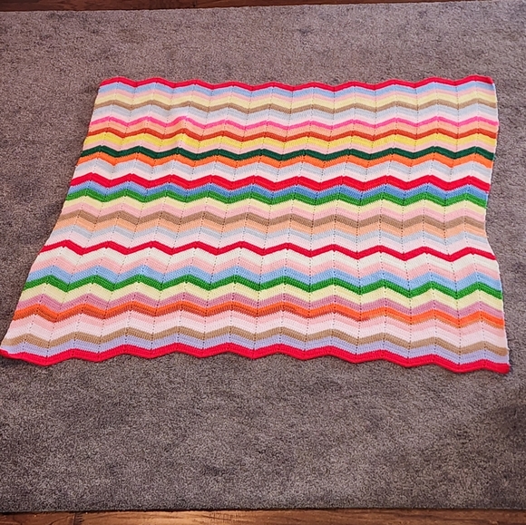 Vintage Crochet Chevron Granny Blanket - Picture 5 of 5